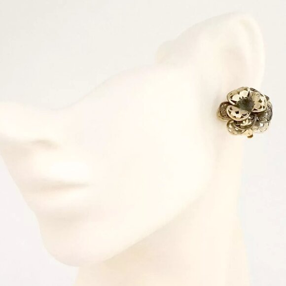 CHANEL CC Logo Green Gripoix Filigree Camellia Earrings Gold Tone 01A Auth w/Box - Picture 16 of 16